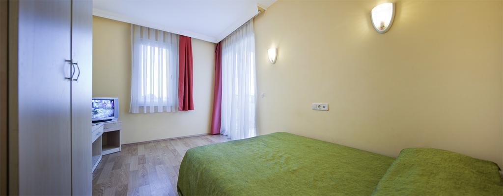 Larissa Garden Hotel Кемер Екстериор снимка